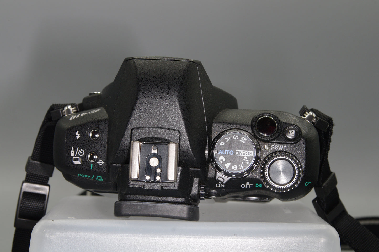 Olympus E-410 10MP 4/3 DSLR Body - Low S/C 2089