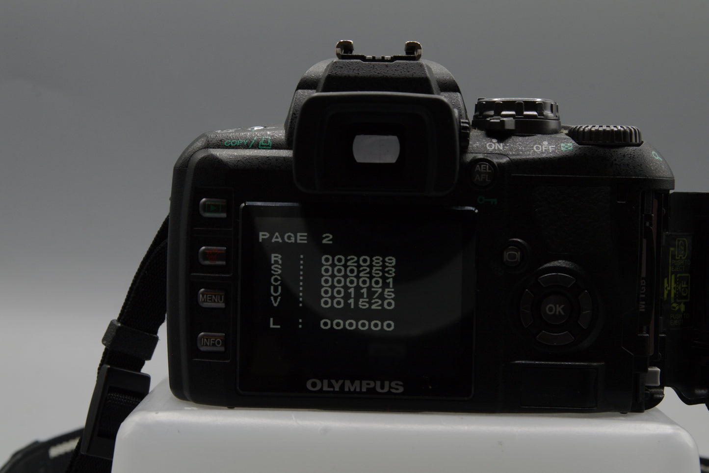 Olympus E-410 10MP 4/3 DSLR Body - Low S/C 2089