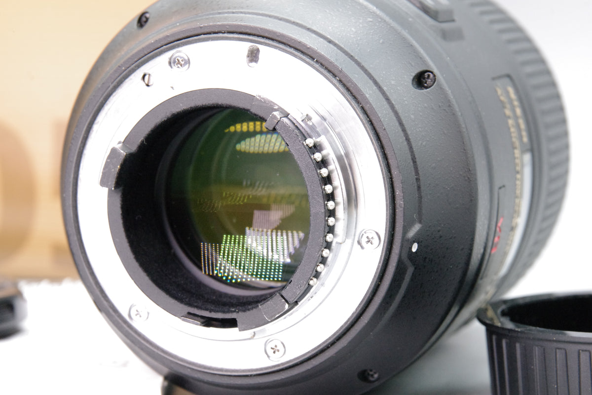 Nikon AF-S VR Micro-Nikkor 105mm f2.8G IF-ED Macro Lens Boxed Excellent