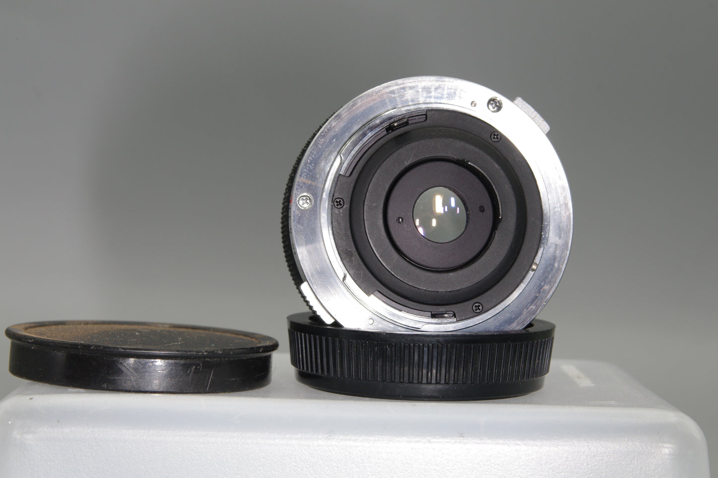 Olympus G.Zuiko Auto-W 28mm F3.5 OM Mount Lens – Excellent Condition