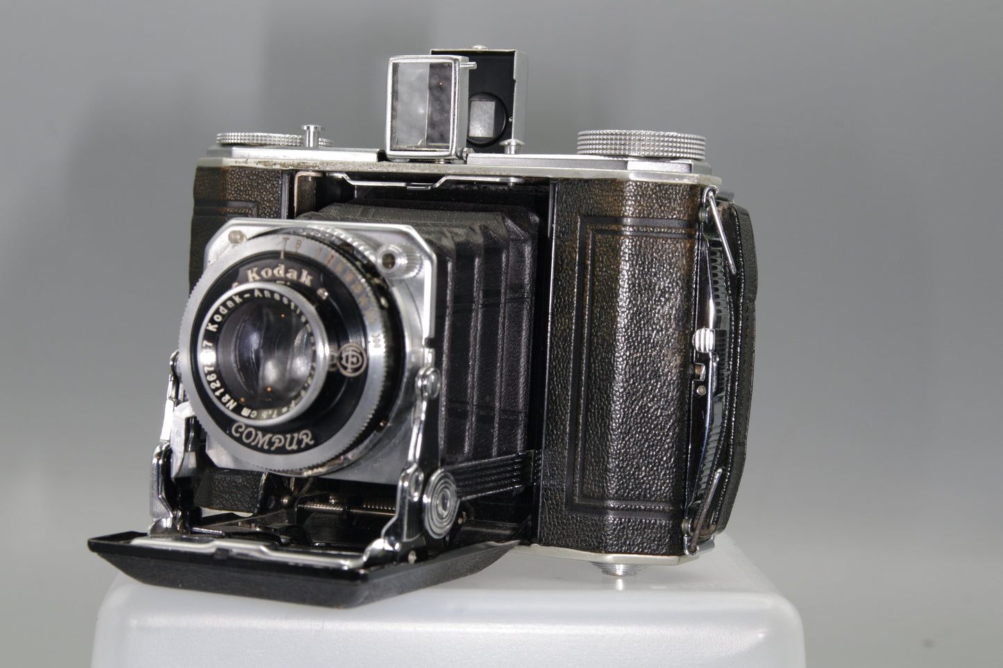 Kodak Duo 620 Folding Camera – 75mm f/3.5 Kodak Anastigmat Lens – Series II