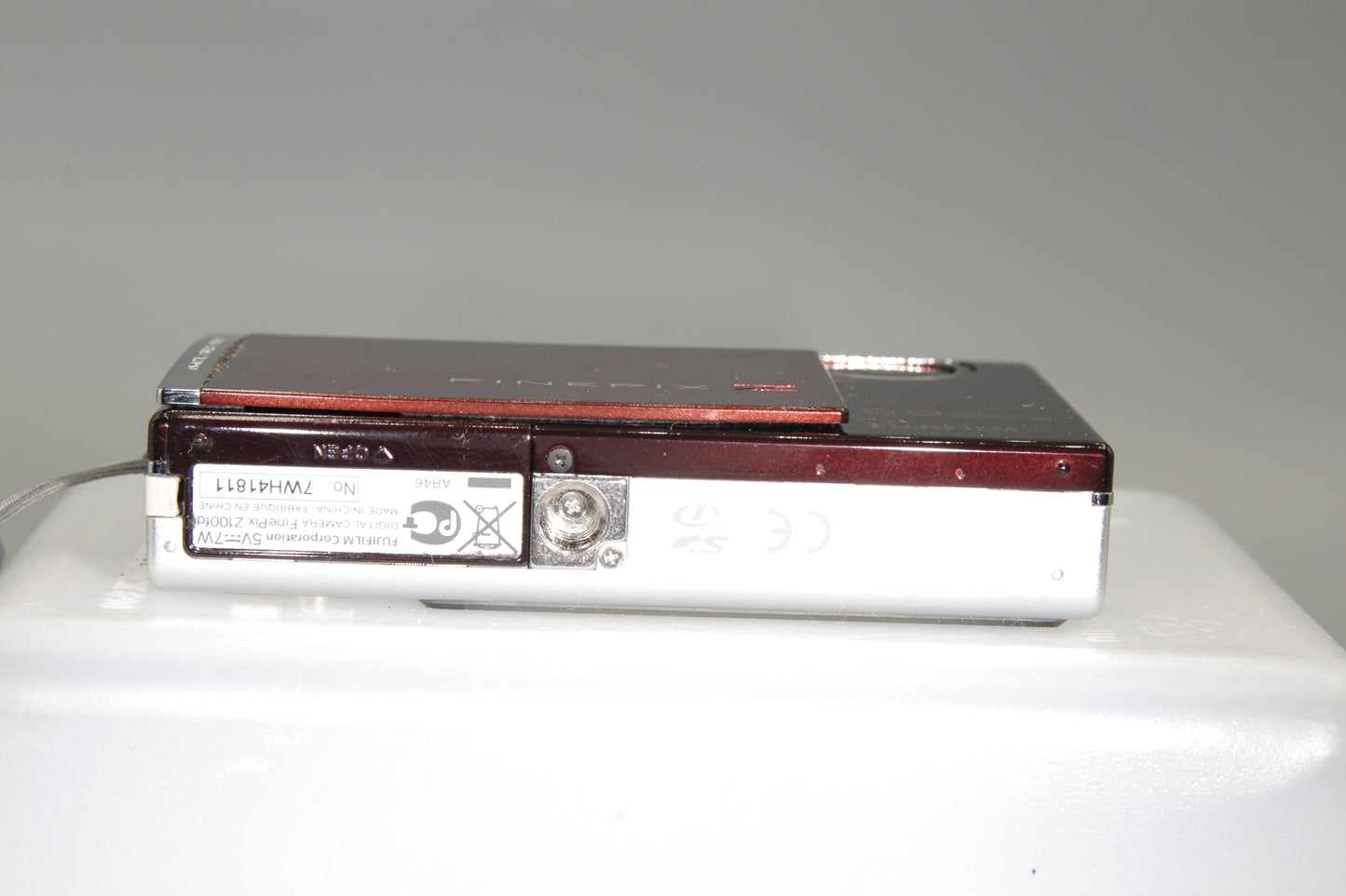 Fujifilm FinePix Z100fd 8MP Digital Camera – Ultra-Slim, 5x Zoom, Face Detection