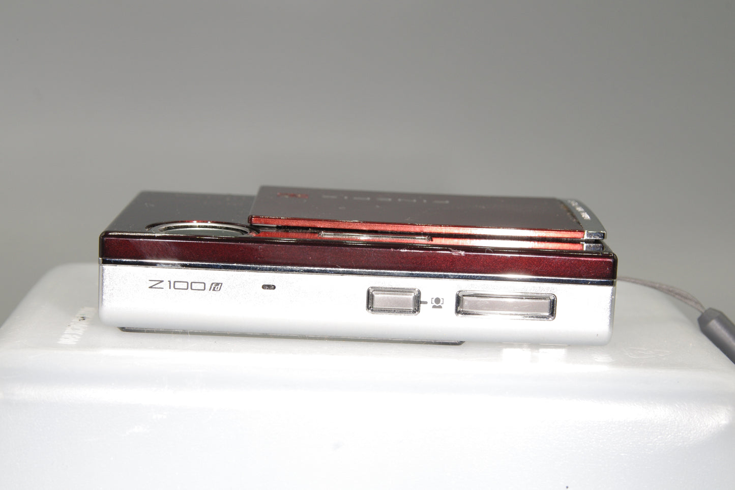 Fujifilm FinePix Z100fd 8MP Digital Camera – Ultra-Slim, 5x Zoom, Face Detection