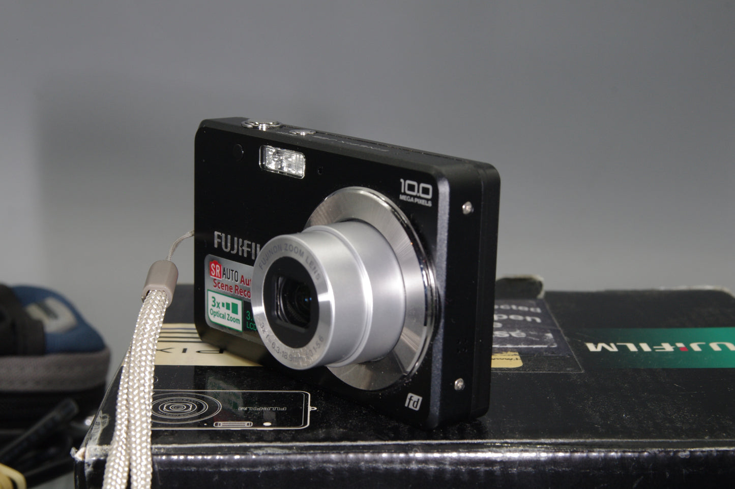 Fujifilm FinePix J25 10MP Compact Camera – 3x Zoom, Boxed – Excellent Condition