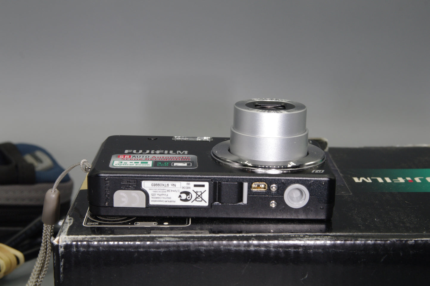 Fujifilm FinePix J25 10MP Compact Camera – 3x Zoom, Boxed – Excellent Condition