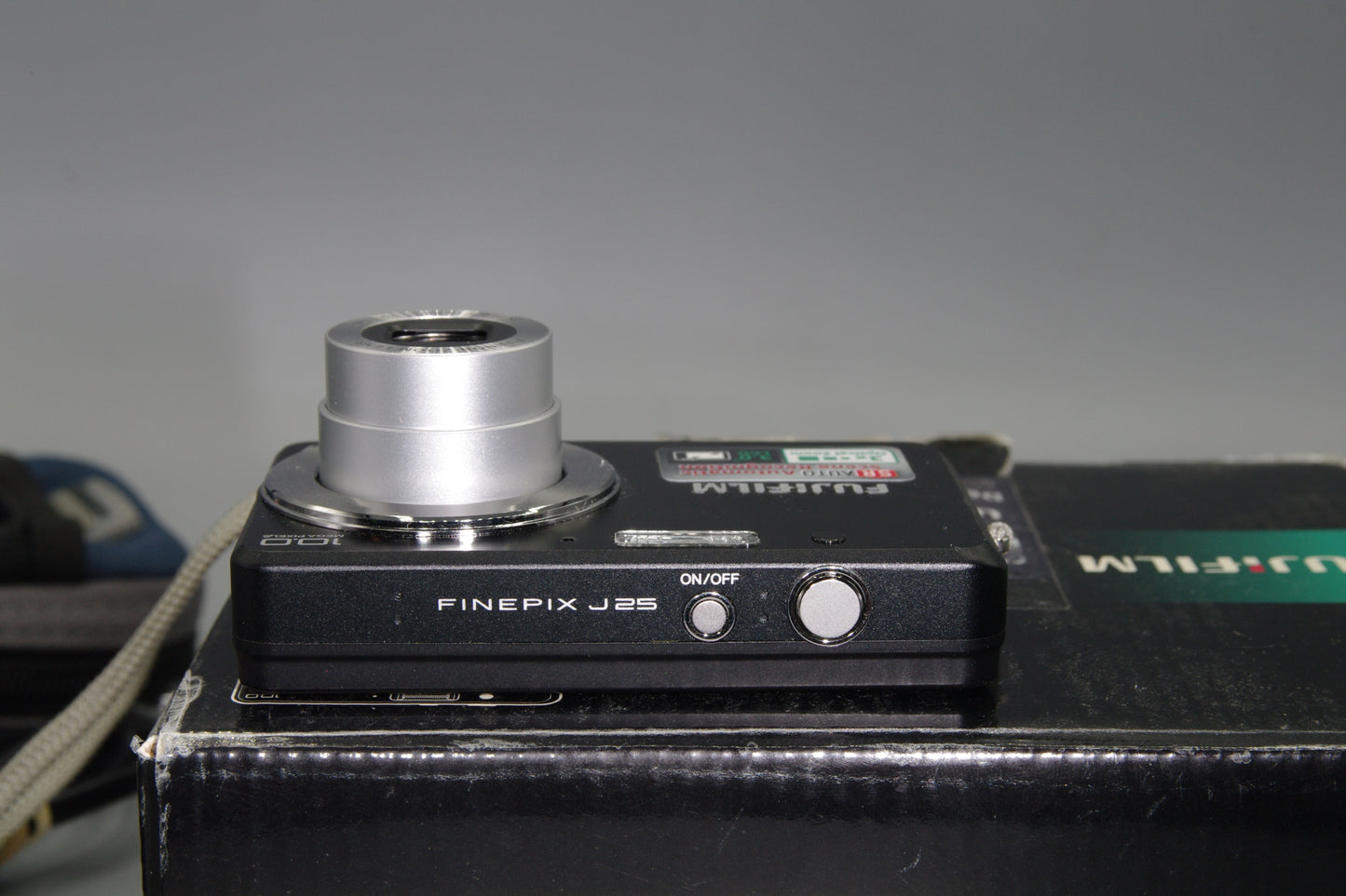 Fujifilm FinePix J25 10MP Compact Camera – 3x Zoom, Boxed – Excellent Condition