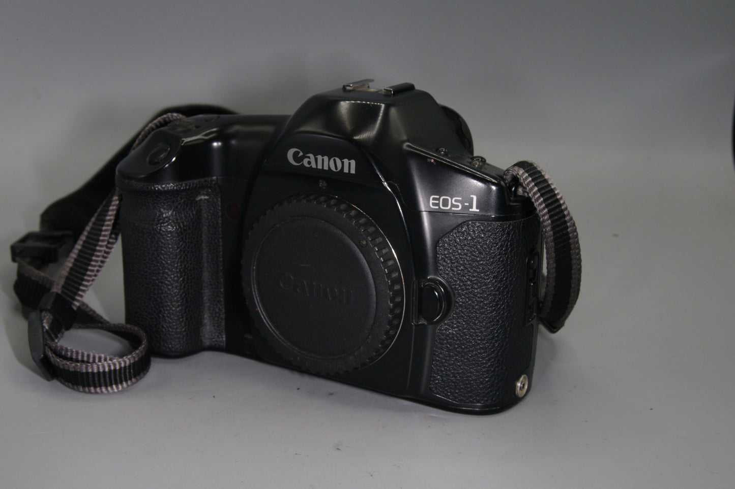 Canon EOS-1 35mm SLR Body – Pro Grade – EF Mount – 1989 Classic – VGC