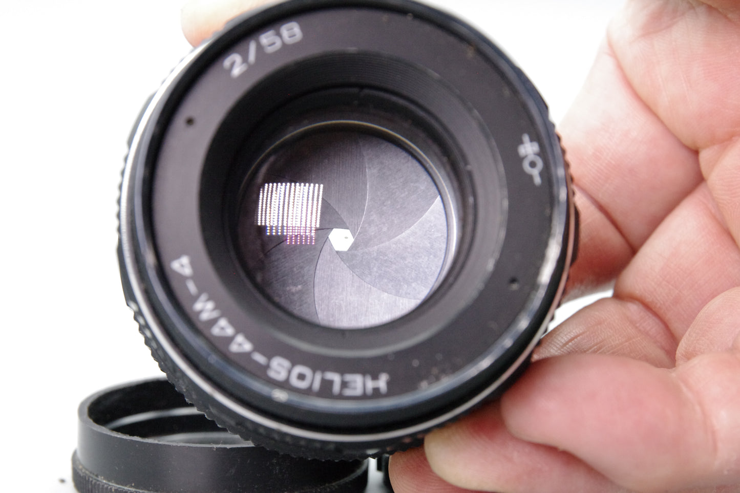 Helios‑44M‑4 58mm f/2 M42 Lens – Classic Biotar Design – Good Condition