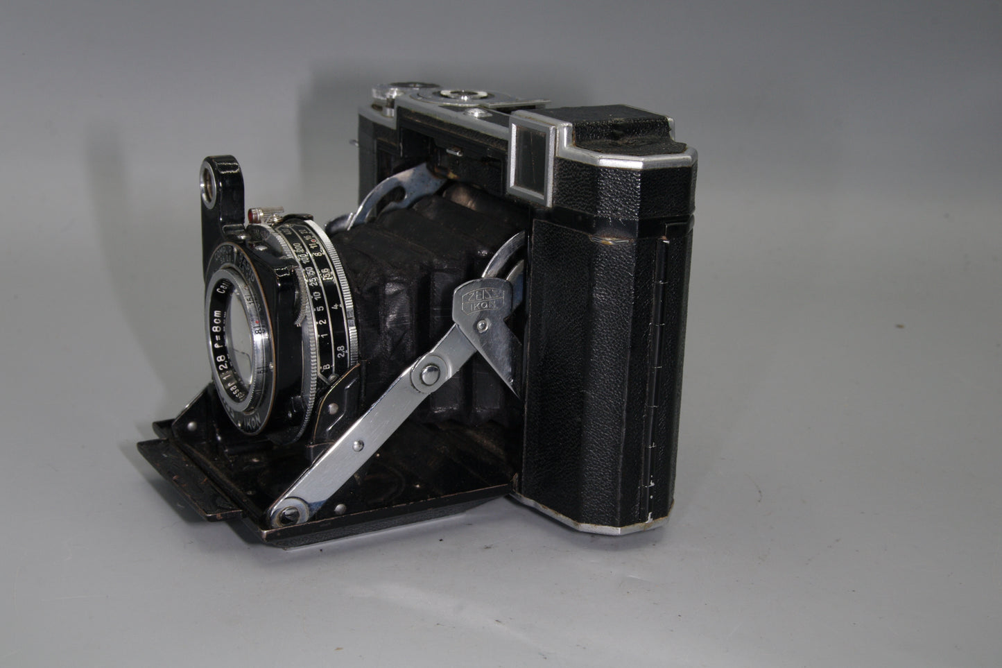 Zeiss Ikon Super Ikonta 532/16 – 6x6 – Tessar 8cm f/2.8 – Folding RF – VGC