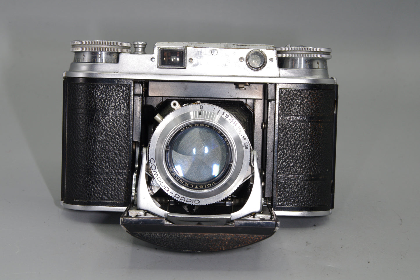 Voigtländer Vito III – Folding 35mm RF – Ultron 50mm f/2 – Rare