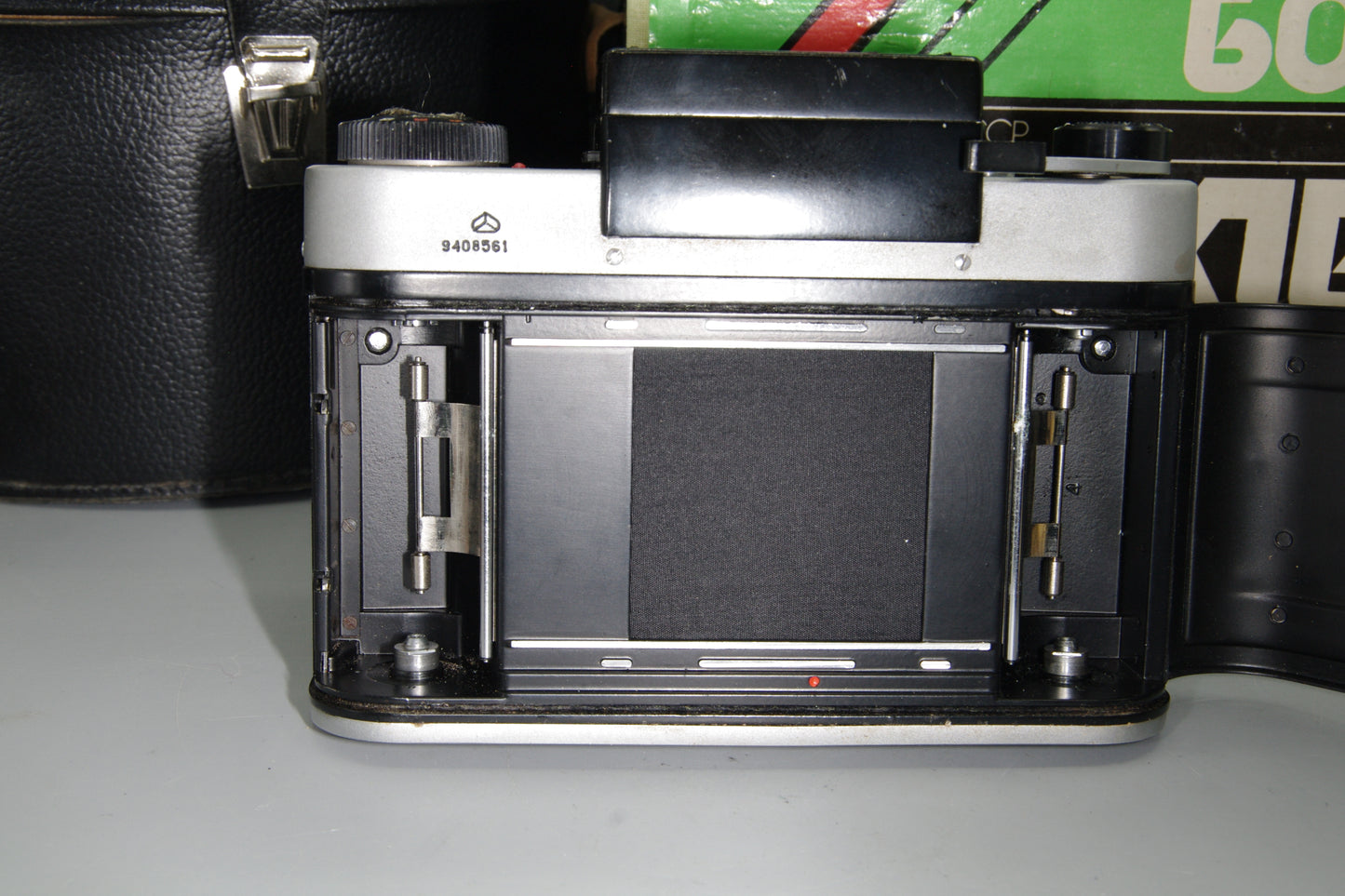 Kiev 60 Medium Format SLR Camera – 6×6 on 120 Film - Boxed with Case