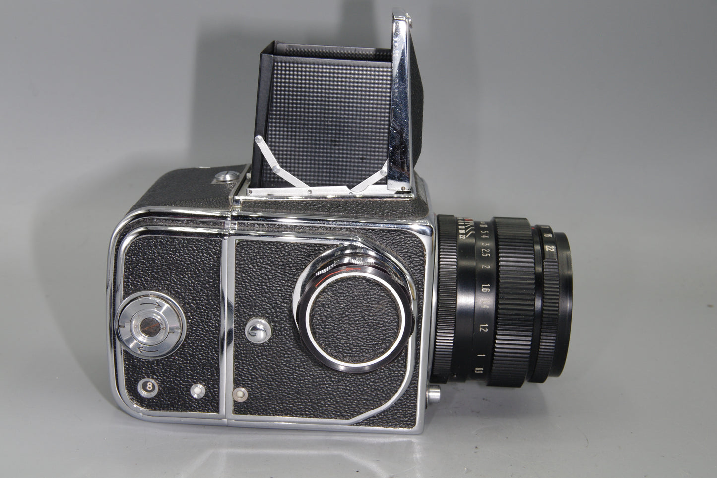 Kiev 80 Medium Format 6×6 SLR Film Camera – Vega-12B 90mm f/2.8 Lens – USSR Made