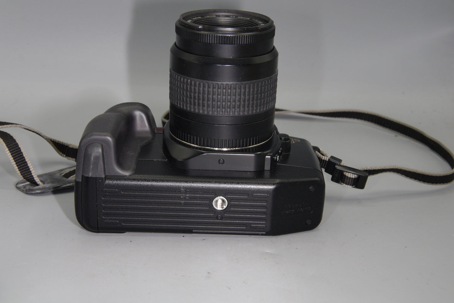 Canon EOS RT 35mm SLR Film Camera – EF 35–80mm Lens – Pellicle Mirror – Tested