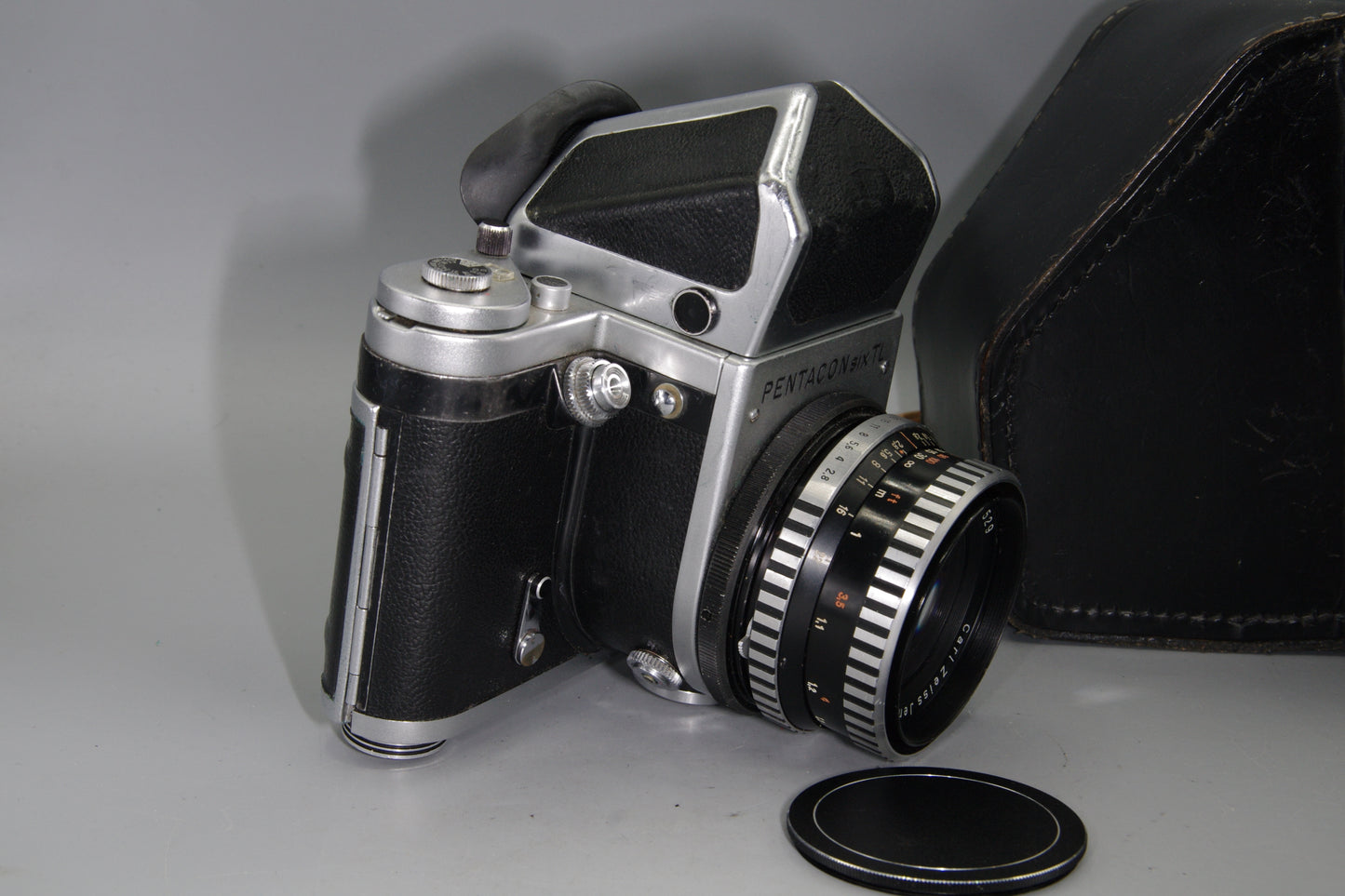 Pentacon SixTL Medium Format Camera with Carl Zeiss Jena Biometar 80mm f/2.8 Lens – Leather Case – Classic 6×6 SLR