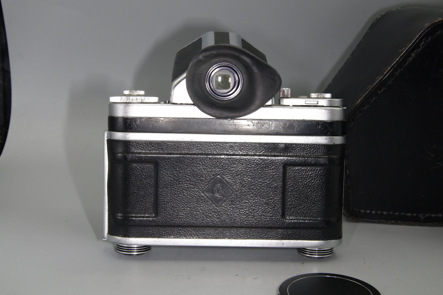 Pentacon SixTL Medium Format Camera with Carl Zeiss Jena Biometar 80mm f/2.8 Lens – Leather Case – Classic 6×6 SLR