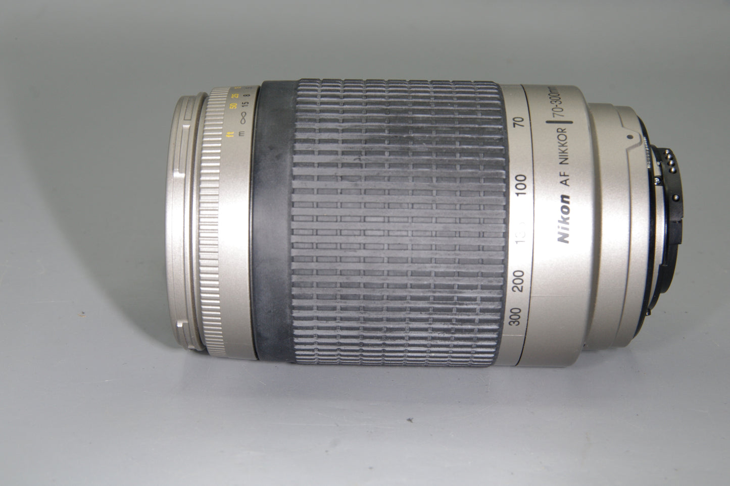 Nikon AF Nikkor 70-300mm F/4.5-5.6G ED Lens – Nikon F Mount – with caps
