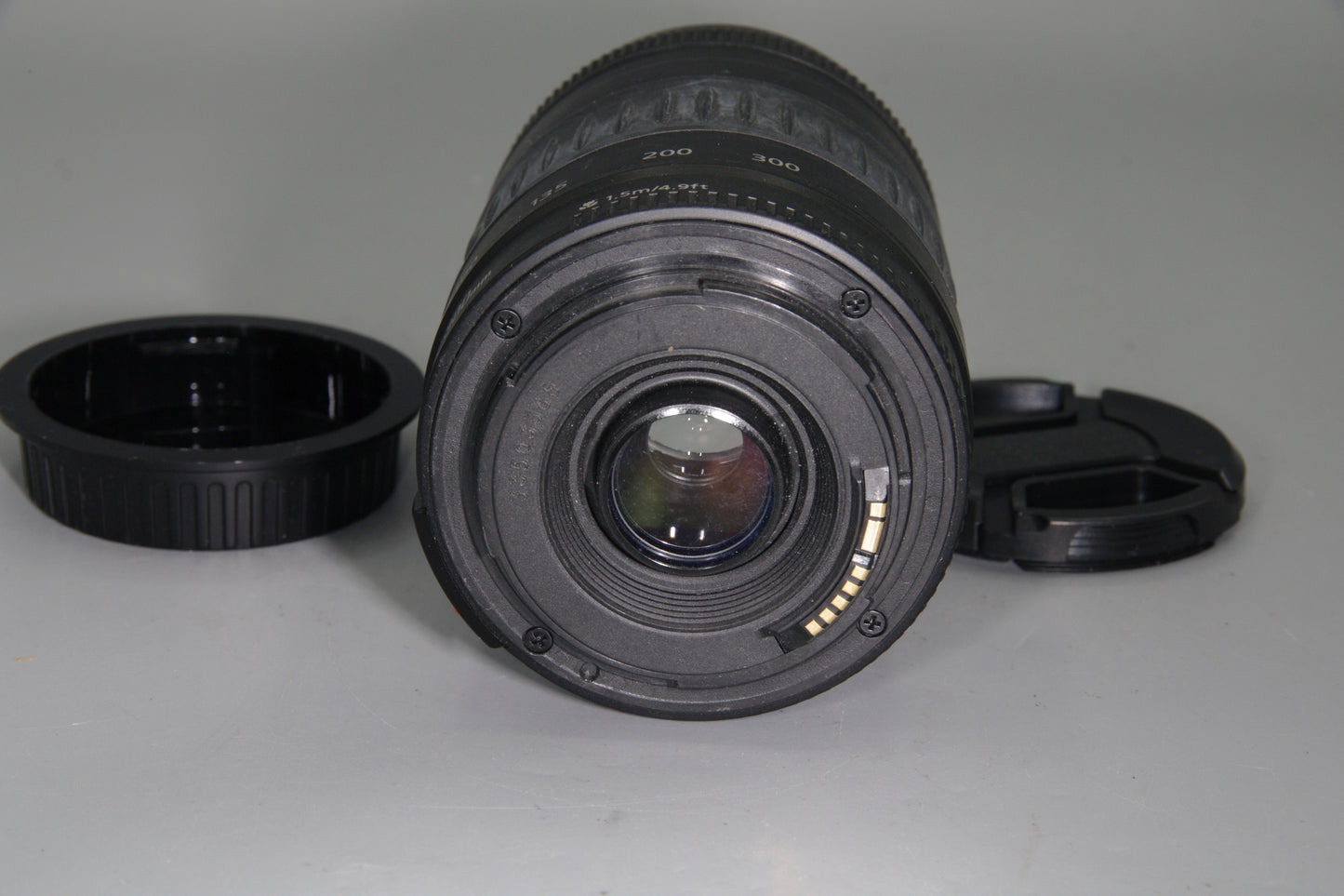 Canon EF 90-300mm F/4.5-5.6 AF Zoom Lens – Non-USM – Excellent – Caps Included