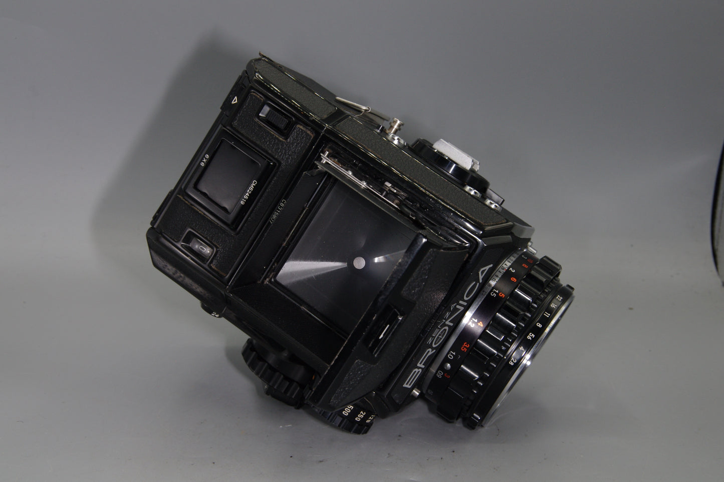 Bronica EC + Nikkor-P 75mm f/2.8 – 6×6 Medium Format SLR – Classic Combo