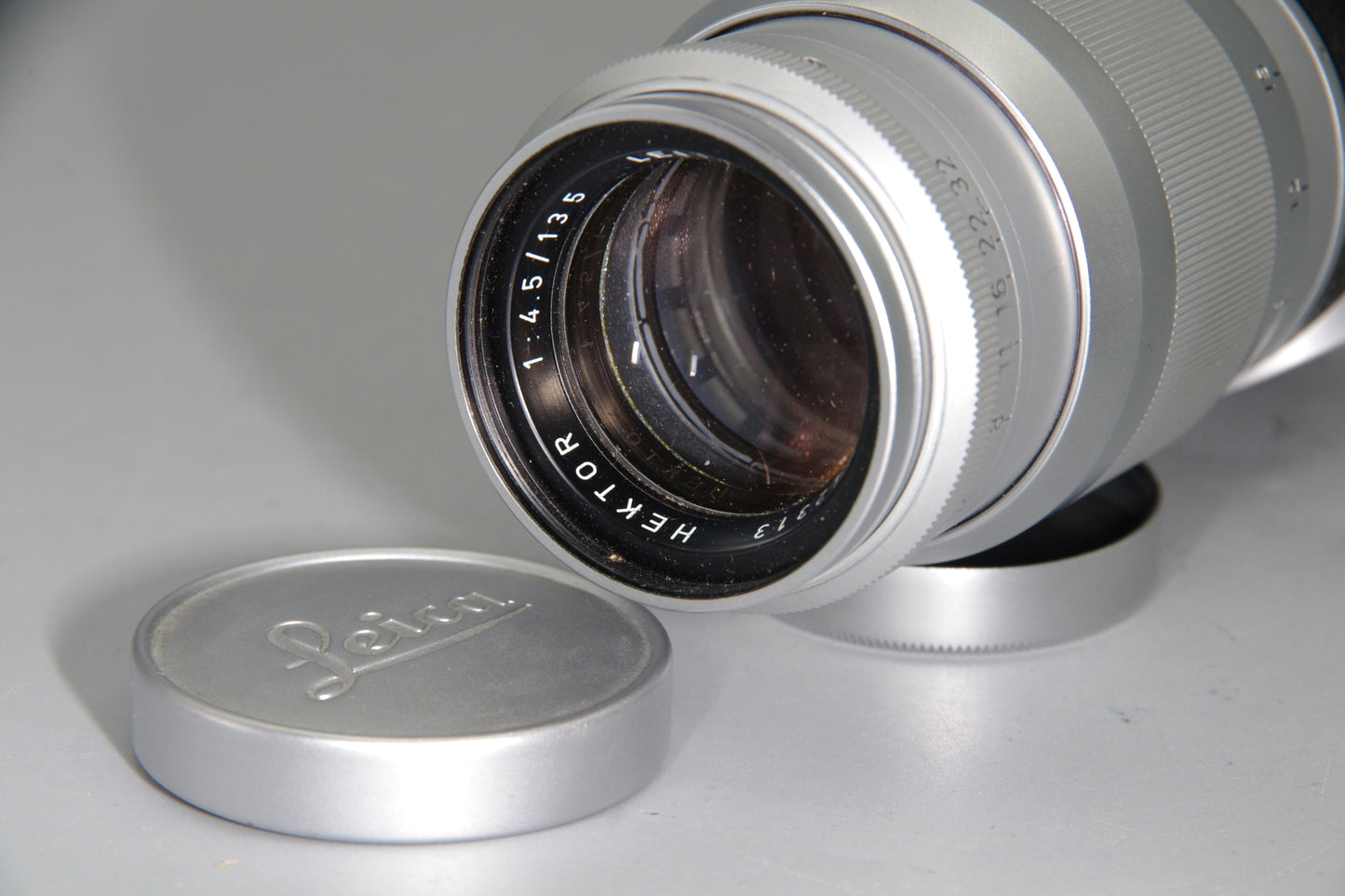 Leitz Hektor 135mm f/4.5 LTM Lens – Leica Screw Mount – 15-Blade Aperture – VGC