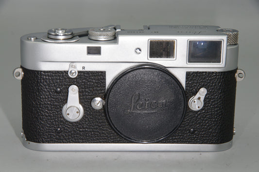 Leica M2 35mm Rangefinder Camera – 1959 Model w/ Self-Timer – Classic M Mount