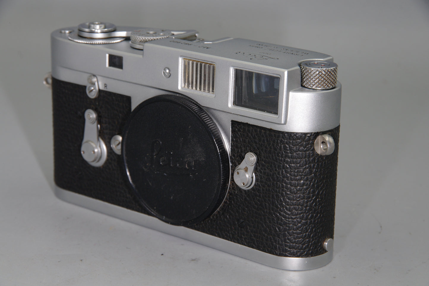 Leica M2 35mm Rangefinder Camera – 1959 Model w/ Self-Timer – Classic M Mount