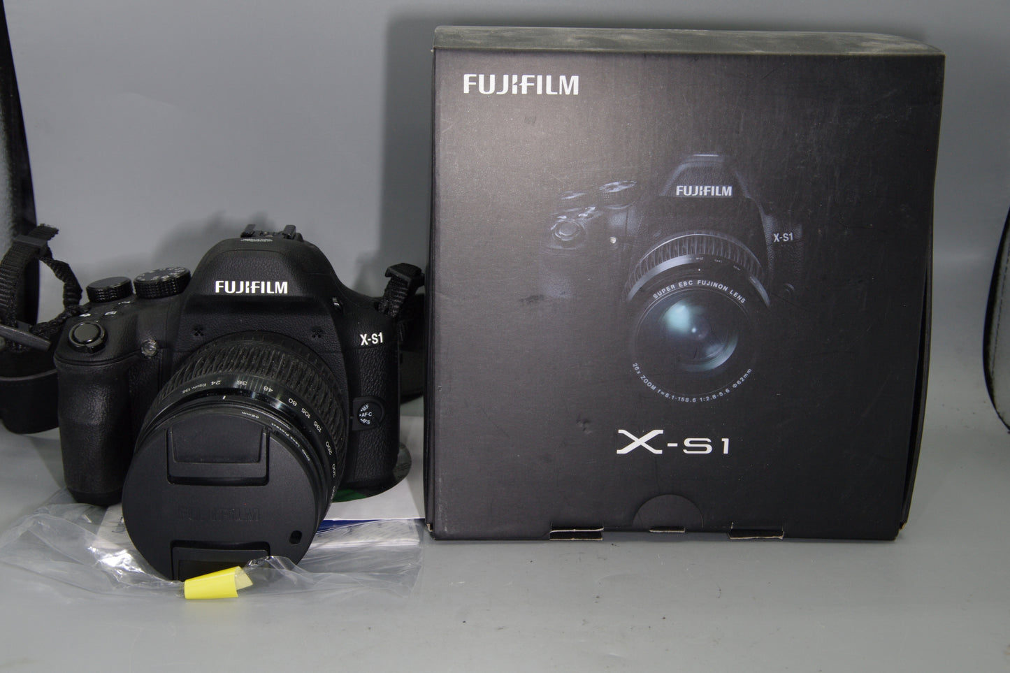 Fujifilm X-S1 Bridge Camera – 12MP – 26x Zoom – Boxed – EXC– Full Manual