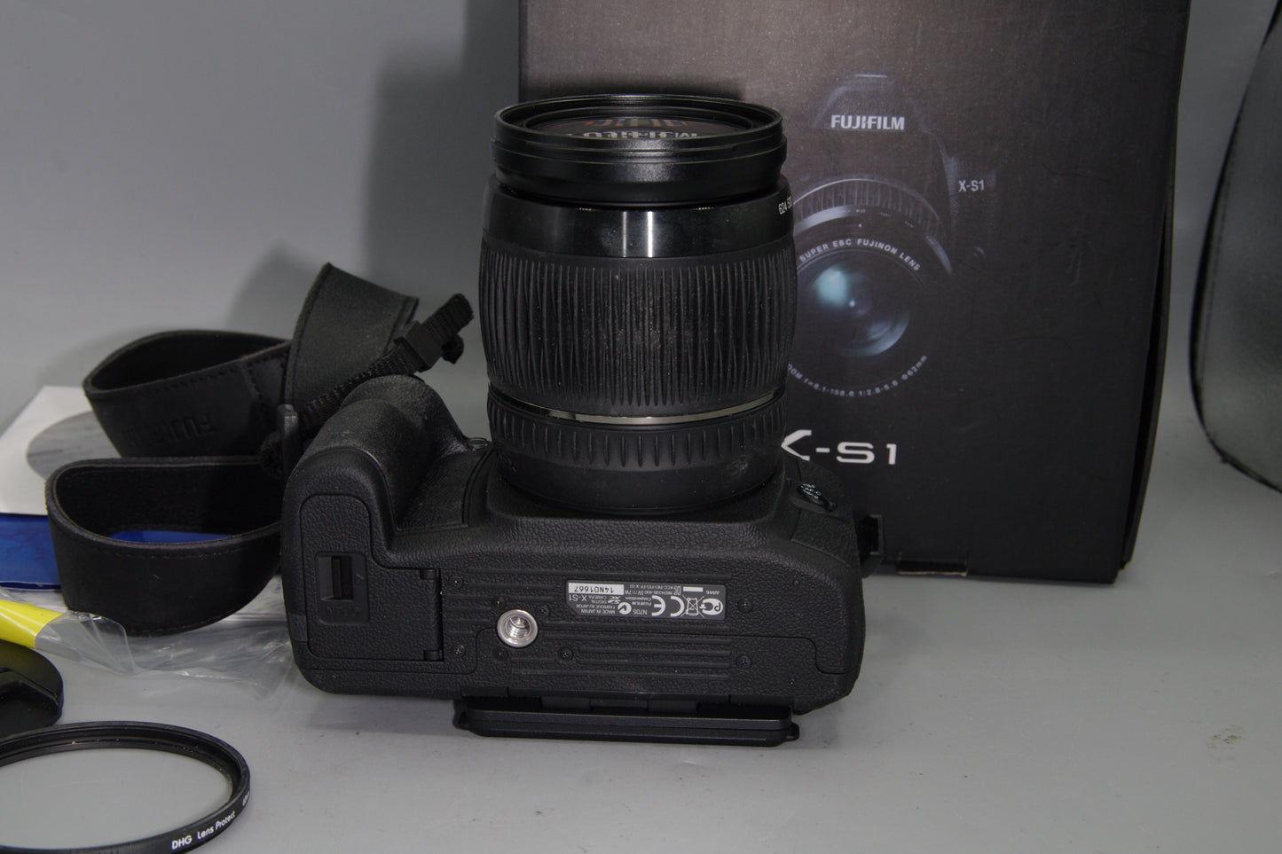 Fujifilm X-S1 Bridge Camera – 12MP – 26x Zoom – Boxed – EXC– Full Manual