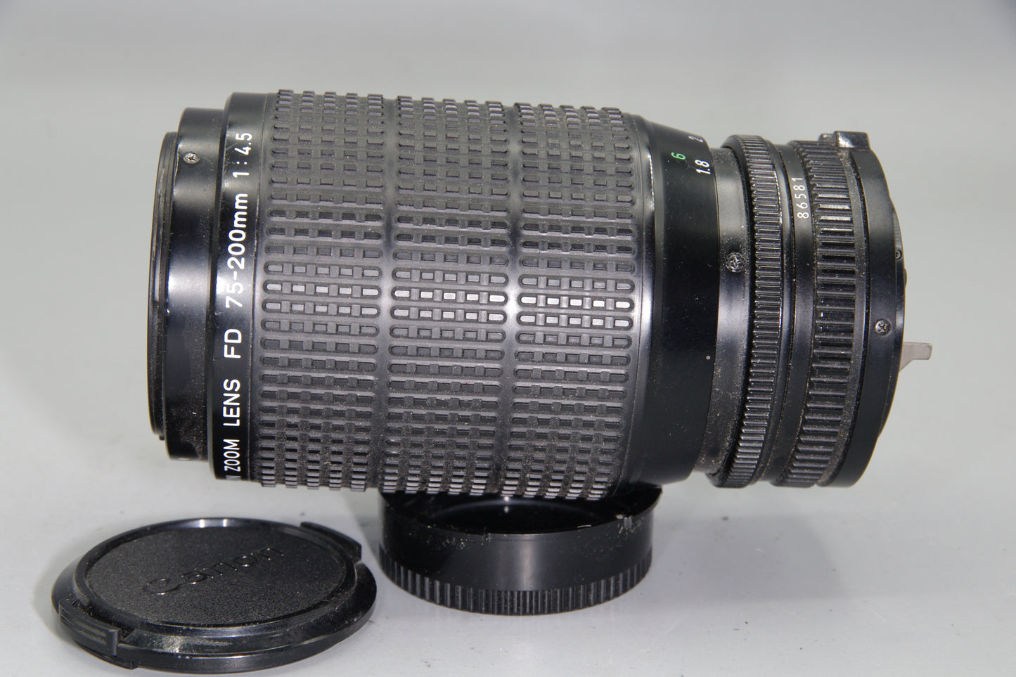 Canon FD 75–200mm f/4.5 Zoom Lens – Macro Mode – Vintage Telephoto