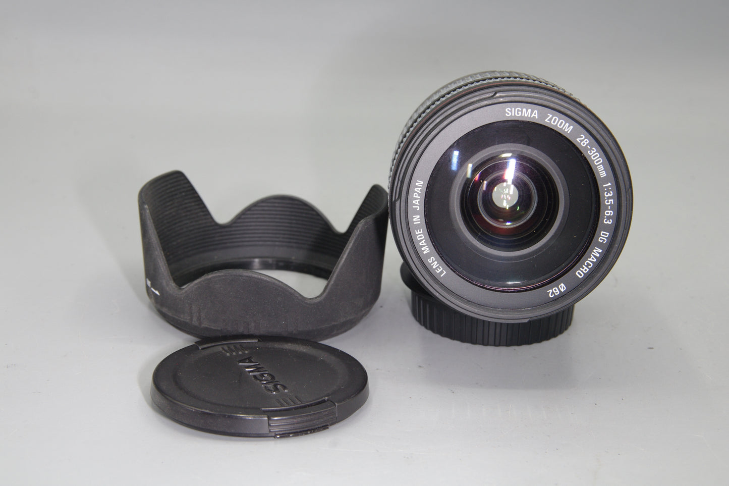 Sigma AF 28-300mm F/3.5-6.3 DG Hyperzoom Macro Lens - Canon EF Mount - VGC