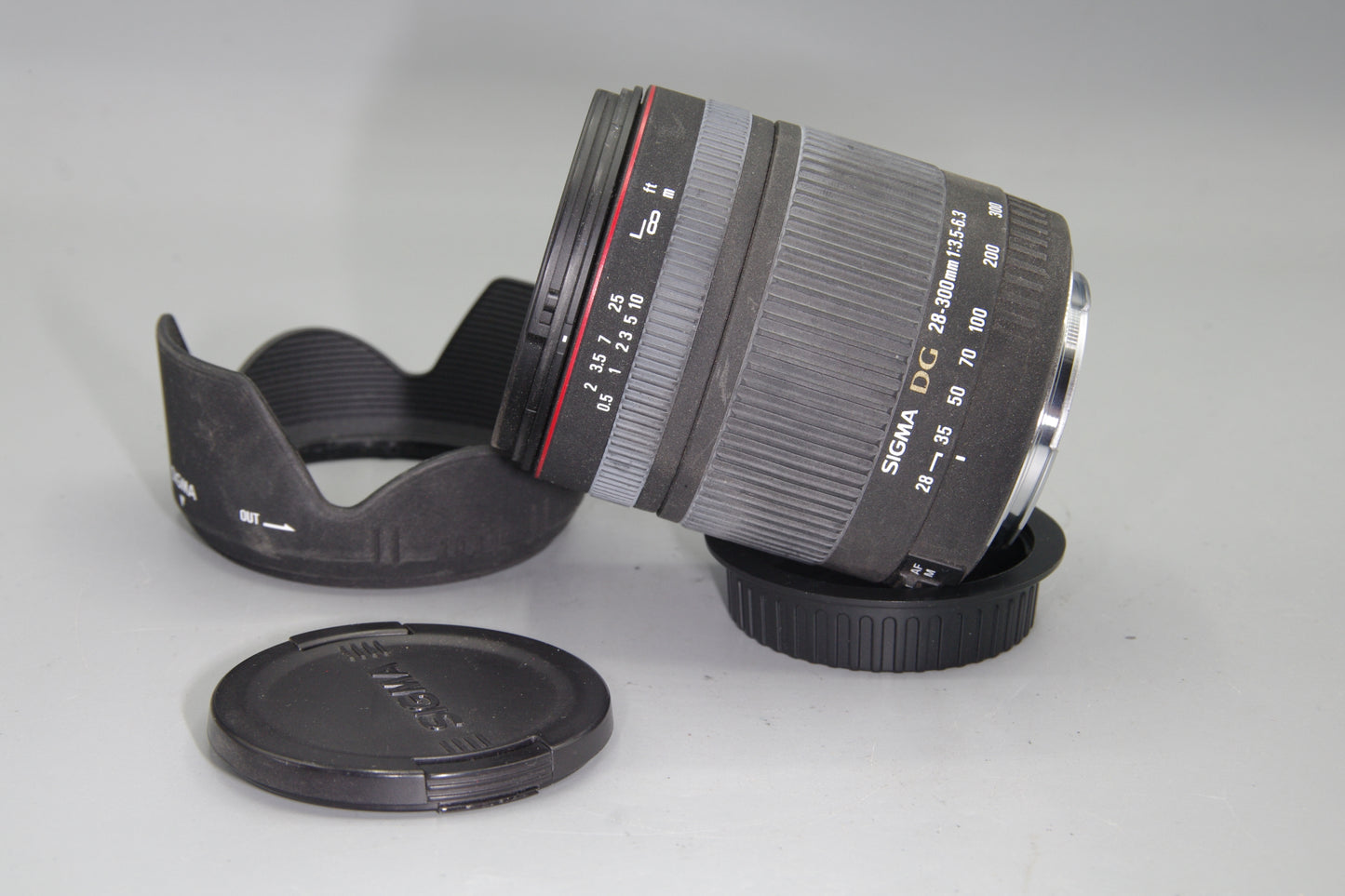 Sigma AF 28-300mm F/3.5-6.3 DG Hyperzoom Macro Lens - Canon EF Mount - VGC