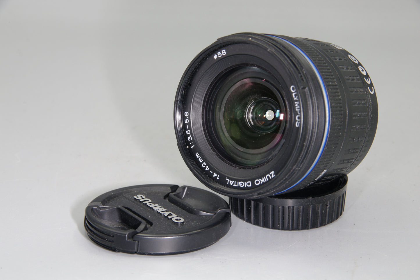 Olympus Zuiko Digital 14–42mm f/3.5–5.6 ED – 3× Zoom – Four Thirds – Lightweight