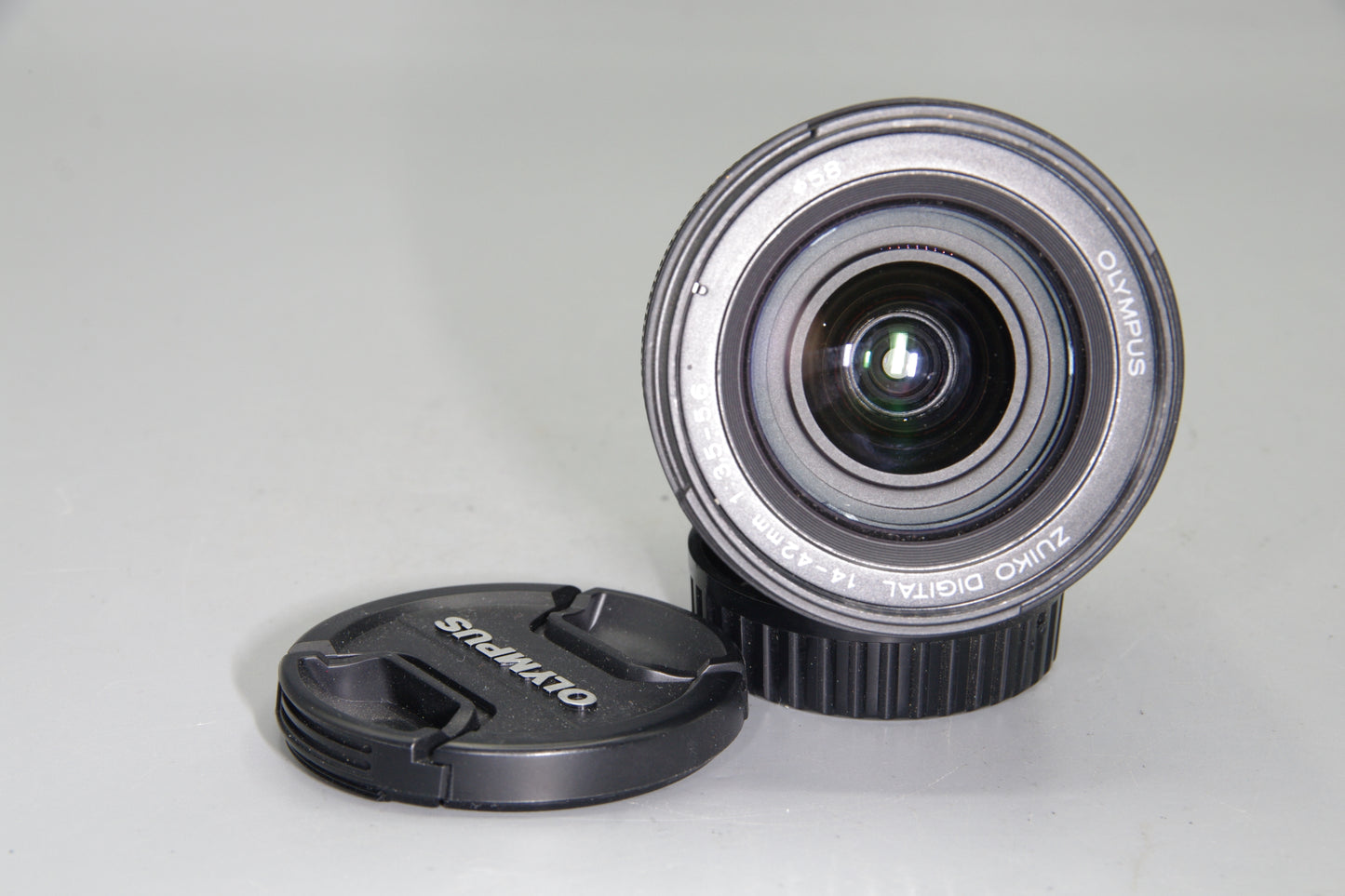 Olympus Zuiko Digital 14–42mm f/3.5–5.6 ED – 3× Zoom – Four Thirds – Lightweight