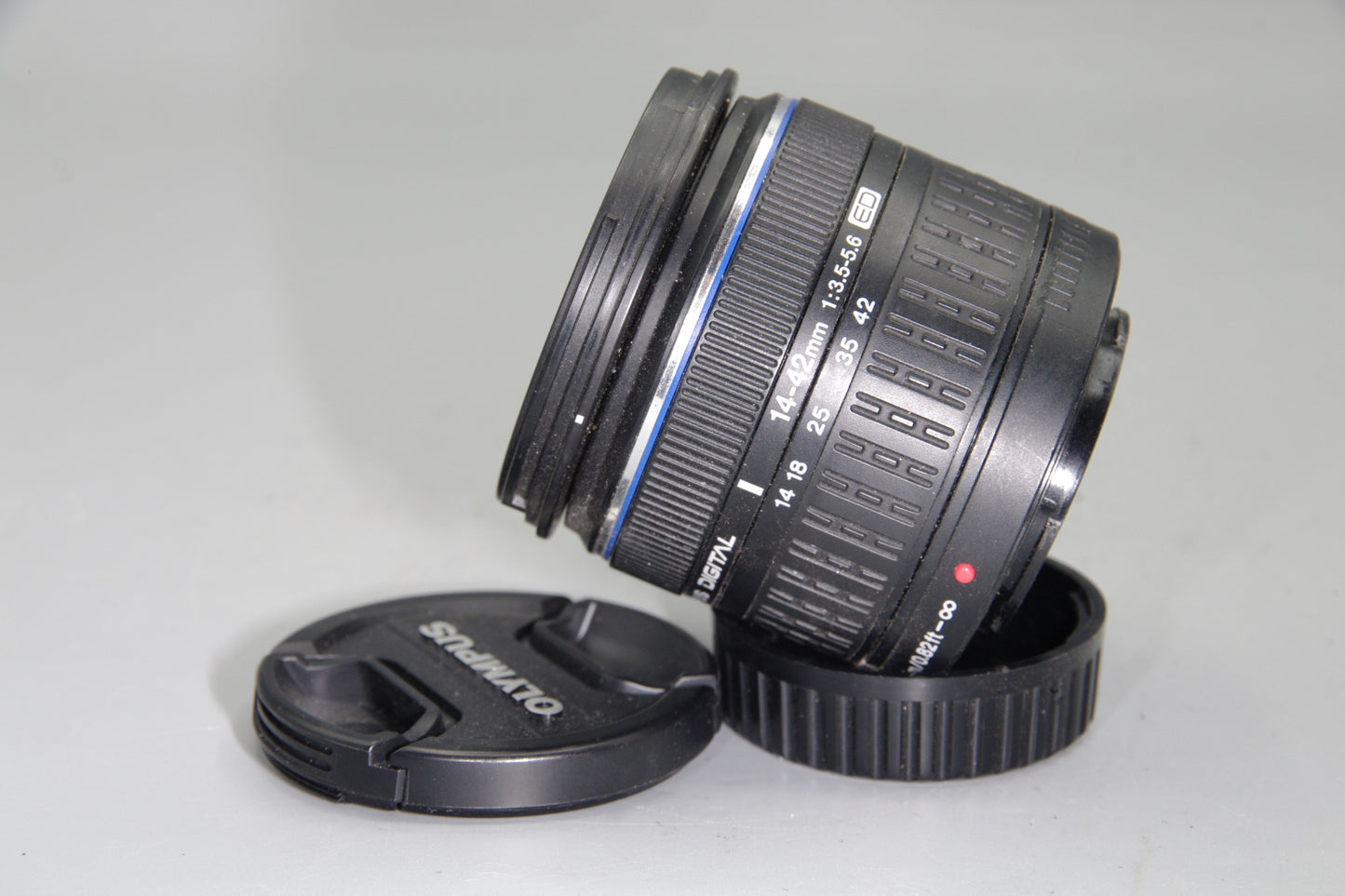 Olympus Zuiko Digital 14–42mm f/3.5–5.6 ED – 3× Zoom – Four Thirds – Lightweight