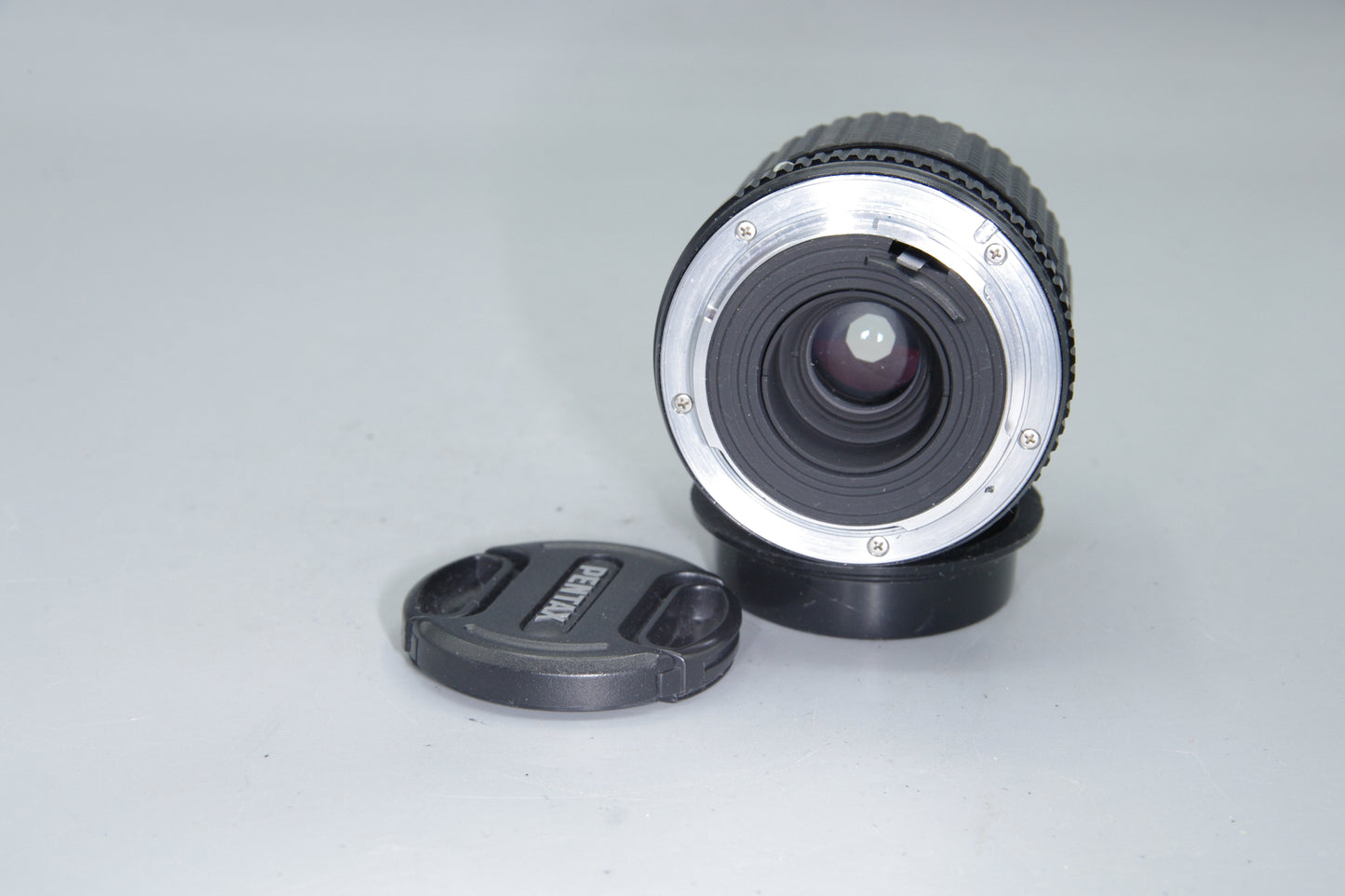 SMC Pentax-M 135mm f/3.5 – MF Telephoto Prime – K Mount – Compact Vintage.
