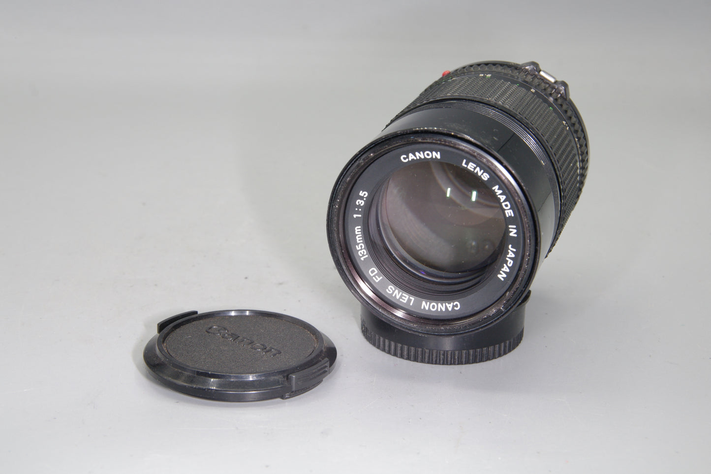 Canon FD 135mm f/3.5 – MF Telephoto Prime – FD Mount – Compact Vintage Lens