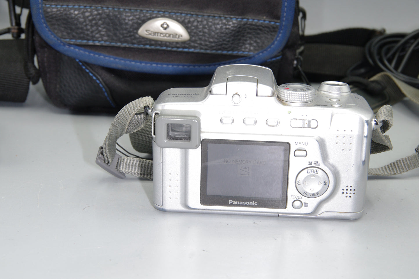 Panasonic Lumix DMC-FZ5 – 12x Leica Zoom – MEGA O.I.S. – Early Digital Classic
