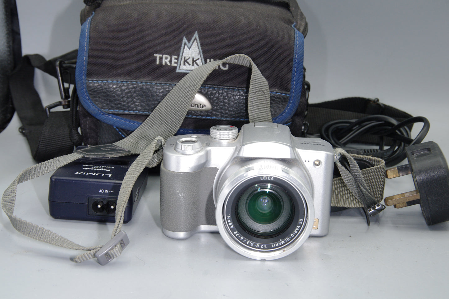 Panasonic Lumix DMC-FZ5 – 12x Leica Zoom – MEGA O.I.S. – Early Digital Classic