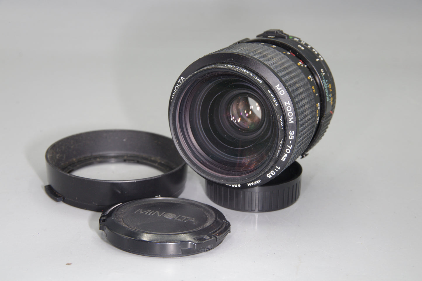 Minolta MD Zoom 35–70mm f/3.5 Lens – Minolta MD Mount – Caps, Hood, UV Filter