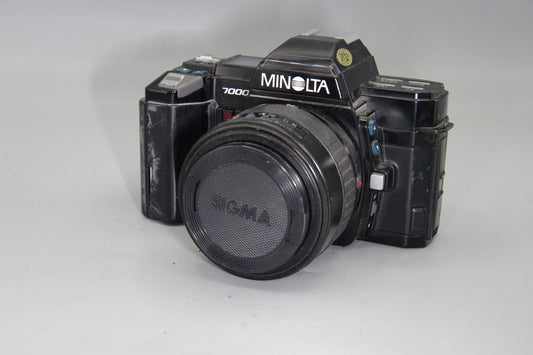Minolta 7000 AF Film Camera + Sigma 35–70mm f/3.5–4.5 Lens- GWC