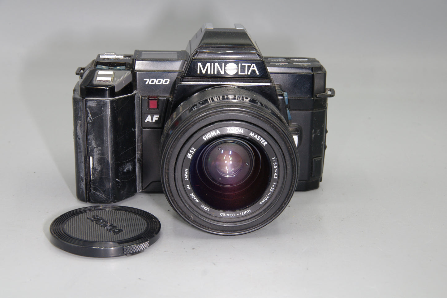 Minolta 7000 AF Film Camera + Sigma 35–70mm f/3.5–4.5 Lens- GWC