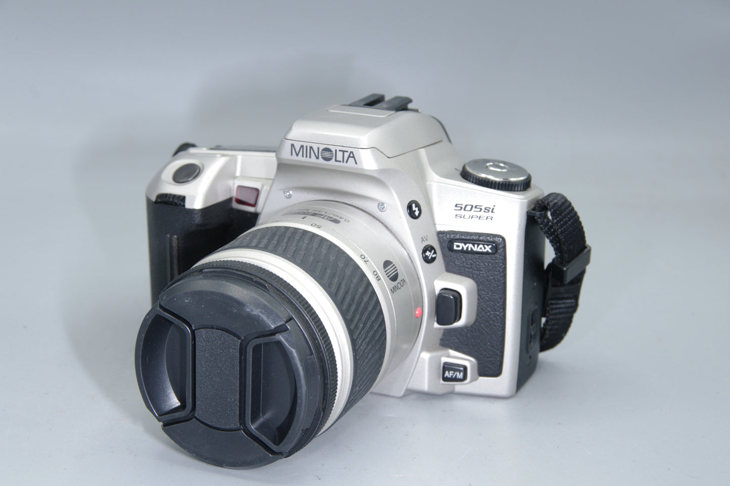 Minolta Dynax 500si Super 35mm SLR + 28–80mm f/3.5–5.6 AF Zoom Lens - EXC
