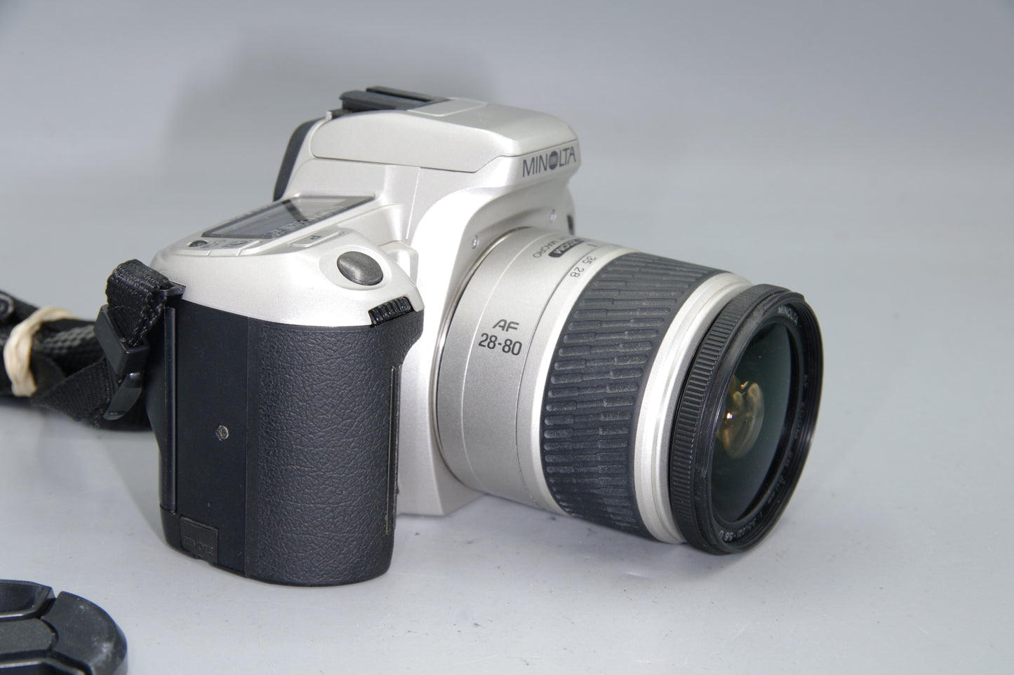 Minolta Dynax 500si Super 35mm SLR + 28–80mm f/3.5–5.6 AF Zoom Lens - EXC