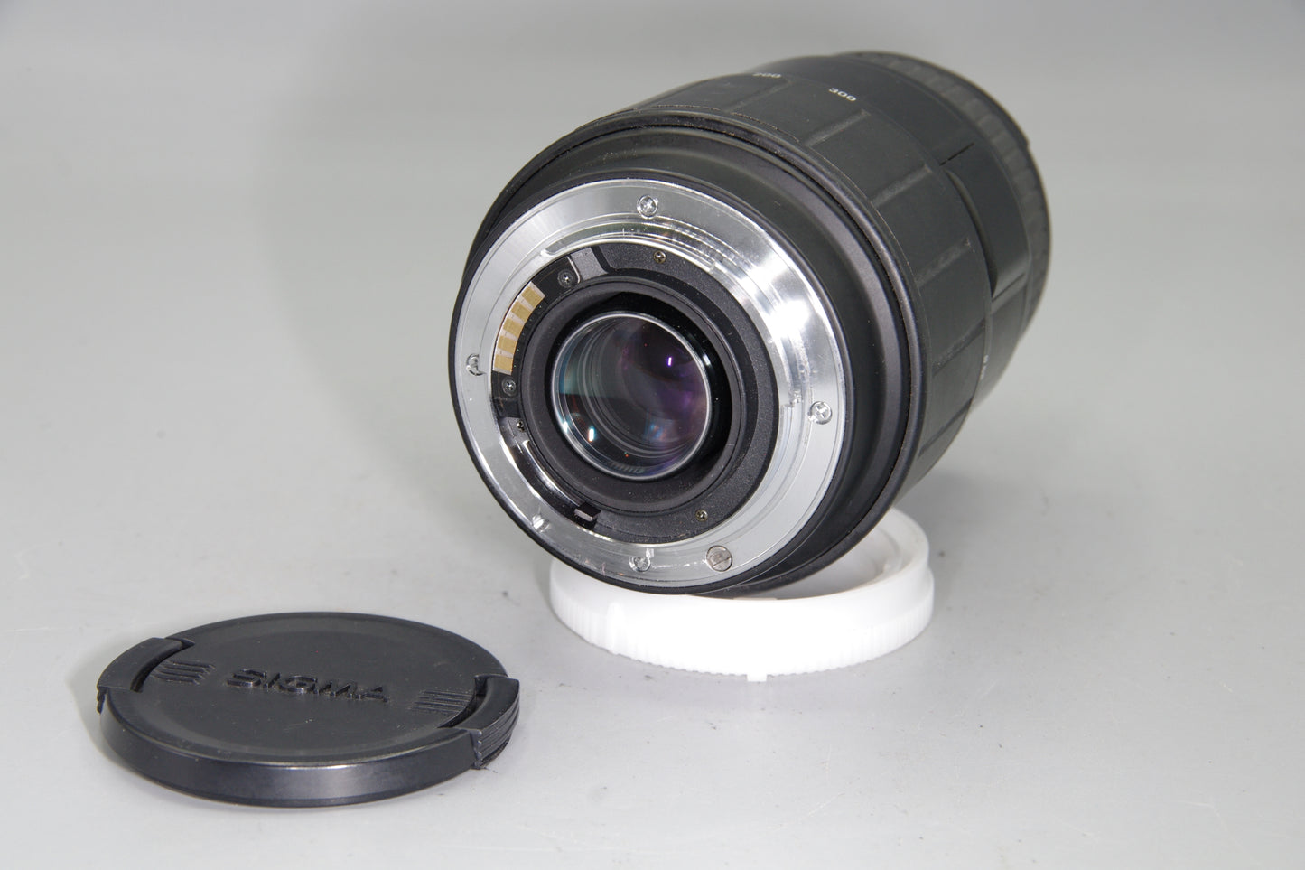 Sigma 70–300mm f/4–5.6 DL Macro – Minolta A-Mount – Telephoto Zoom – Clean