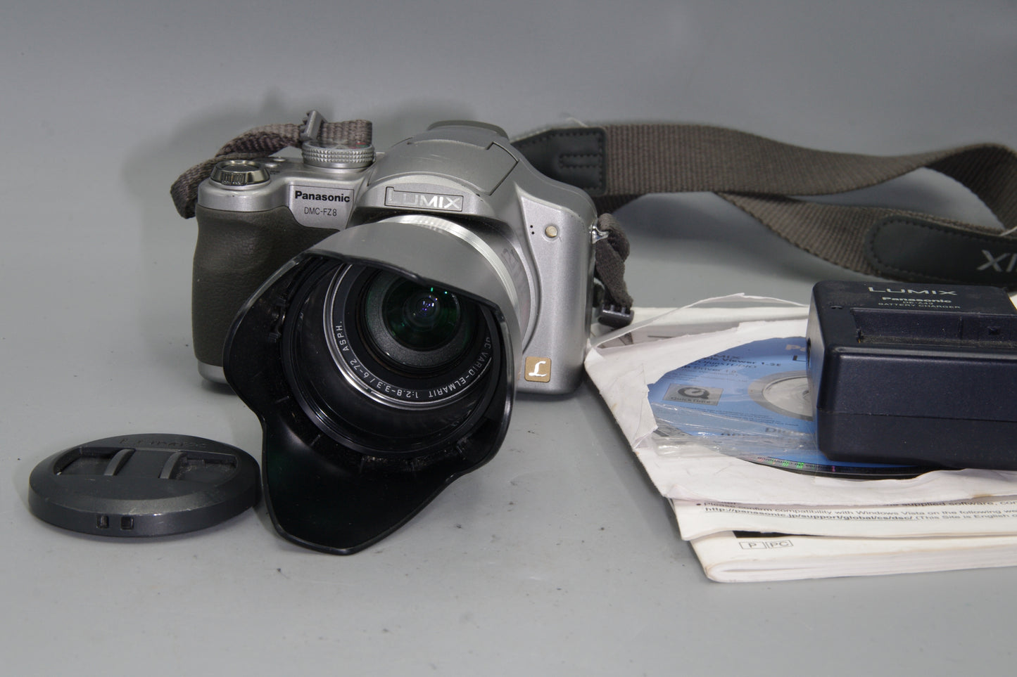 Panasonic Lumix DMC-FZ8 – 12x Zoom – Charger, Battery, Hood, Manual &Software
