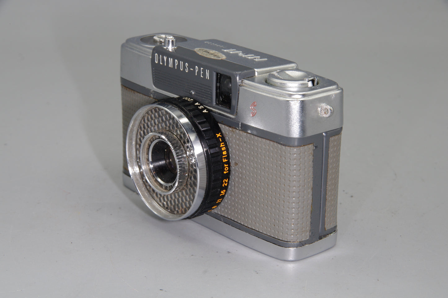 Olympus PEN-EE S Half-Frame 35mm Film Camera – Tested – Clean – Compact
