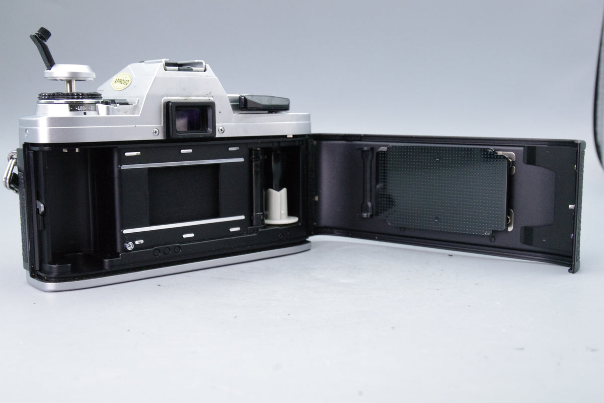 Minolta X‑300 35mm SLR Body – Tested – Clean – Excellent