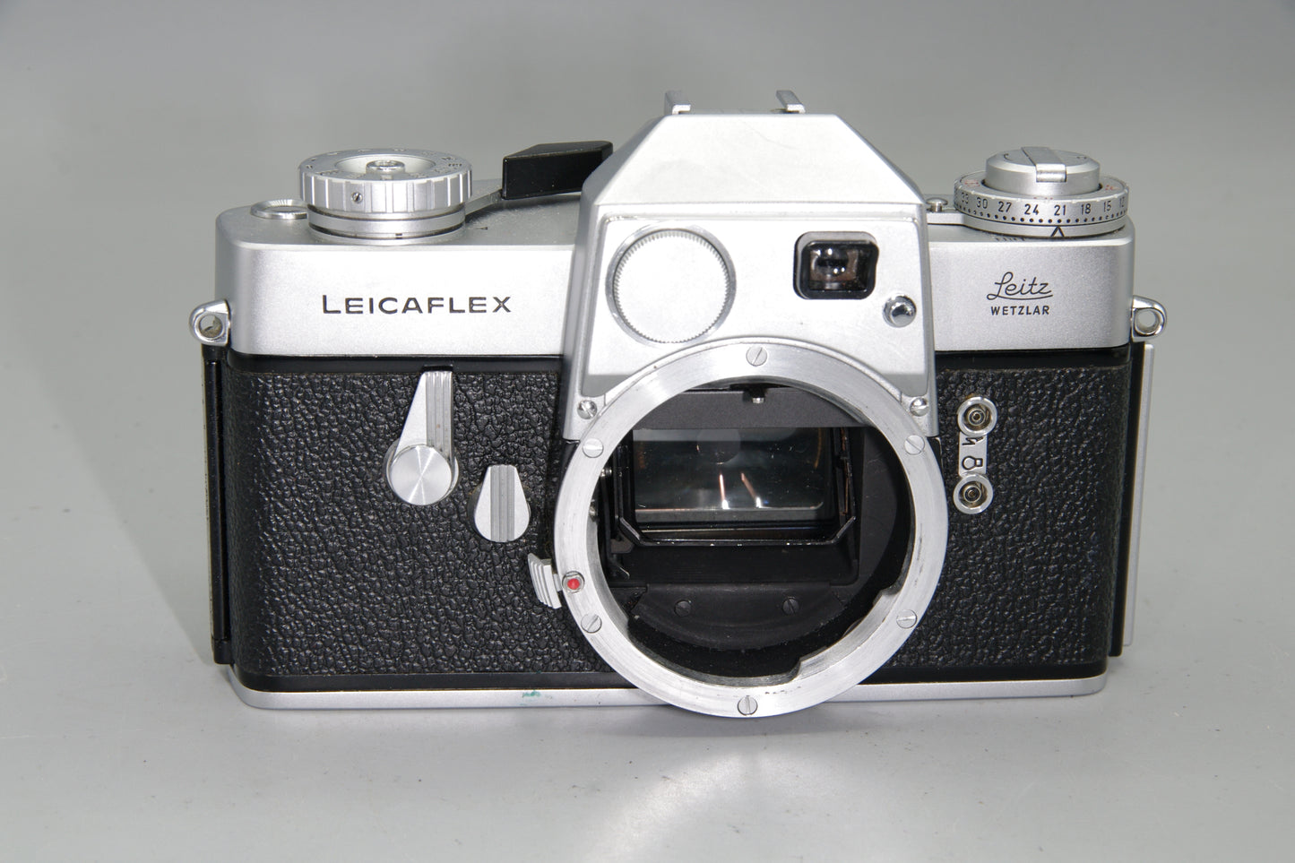 1967 Leicaflex Standard 35mm SLR Camera – Vintage Leica Made in Germany
