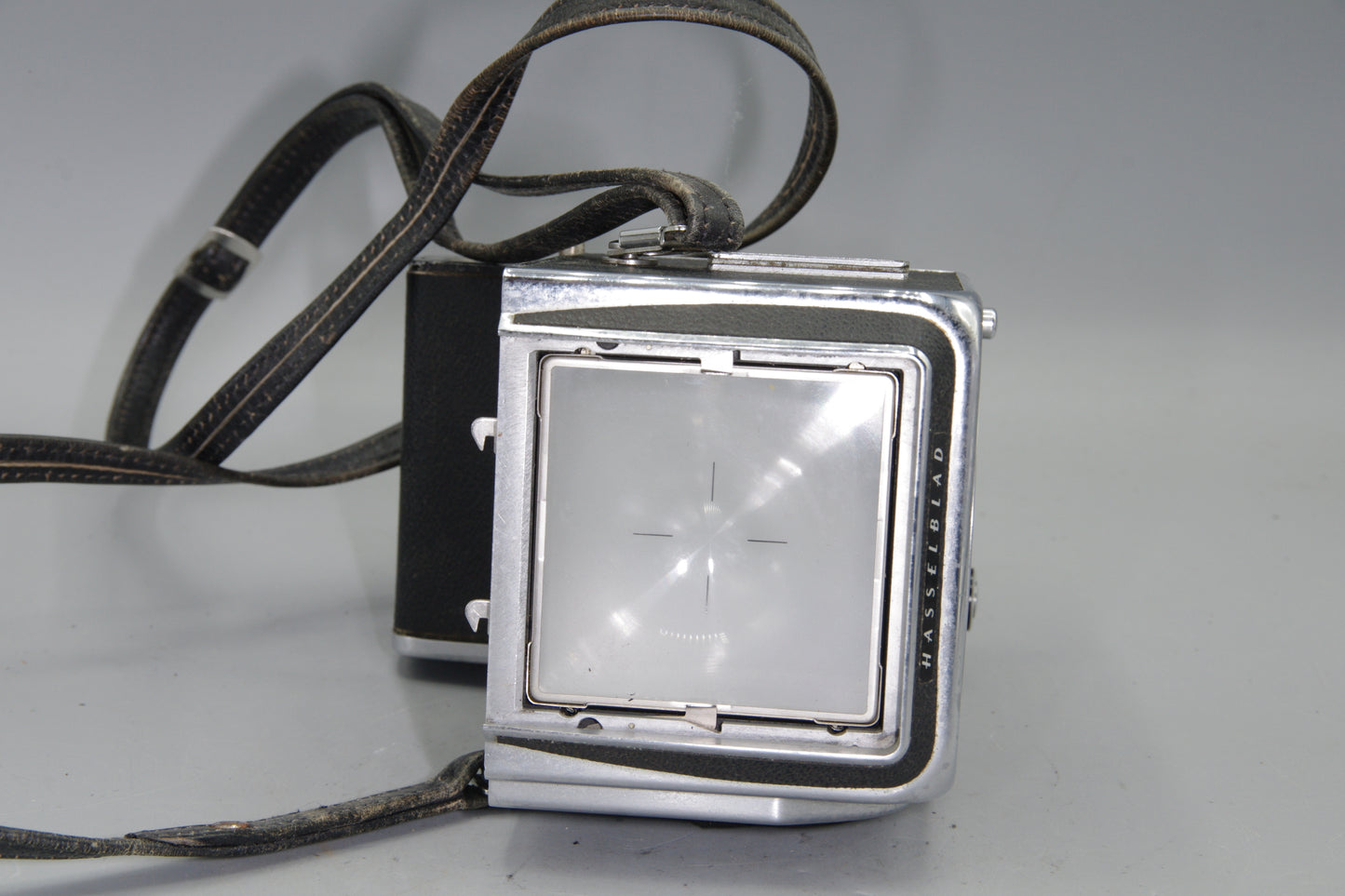 Hasselblad 500EL/M Camera Body Only – Untested, Missing Battery Cover