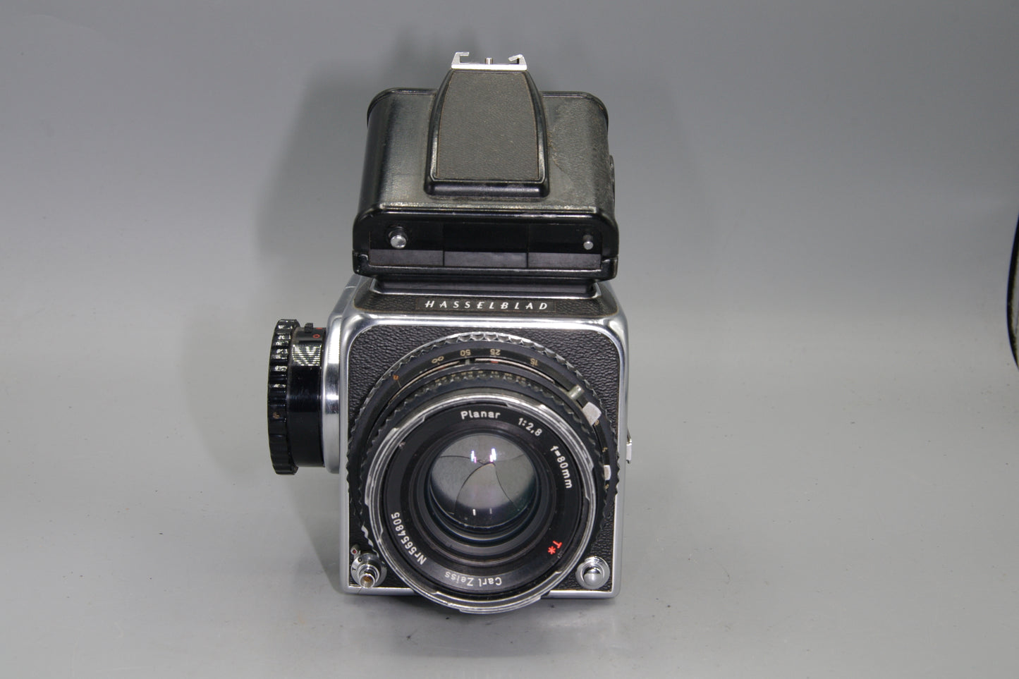 Hasselblad 500C Kit – Planar 80mm, Prism Finder, 120 Back – Needs Service