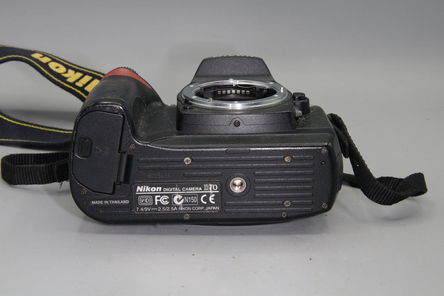 Nikon D70 DSLR Camera Body Only – 6.1MP – Shutter Count 7879 – VGC